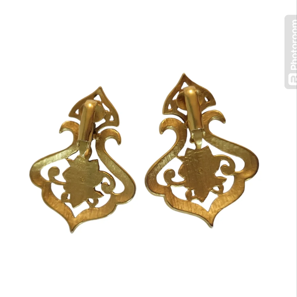 Vintage Avon Enameled Clip On Earrings